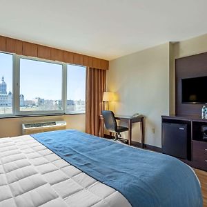 Queen Room Accessible or Nonsmoking